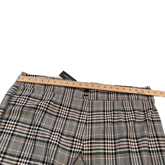 Le Chateau Slim Fit Leg-Sits below Belly button - Size 20W-Pull on pants-NWT - Picture 5 of 13